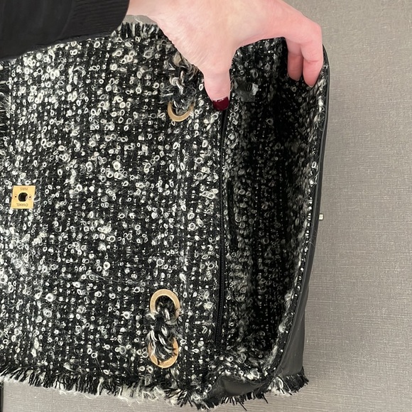 CHANEL BRAND NEW PURSE. - Picture 8 of 17